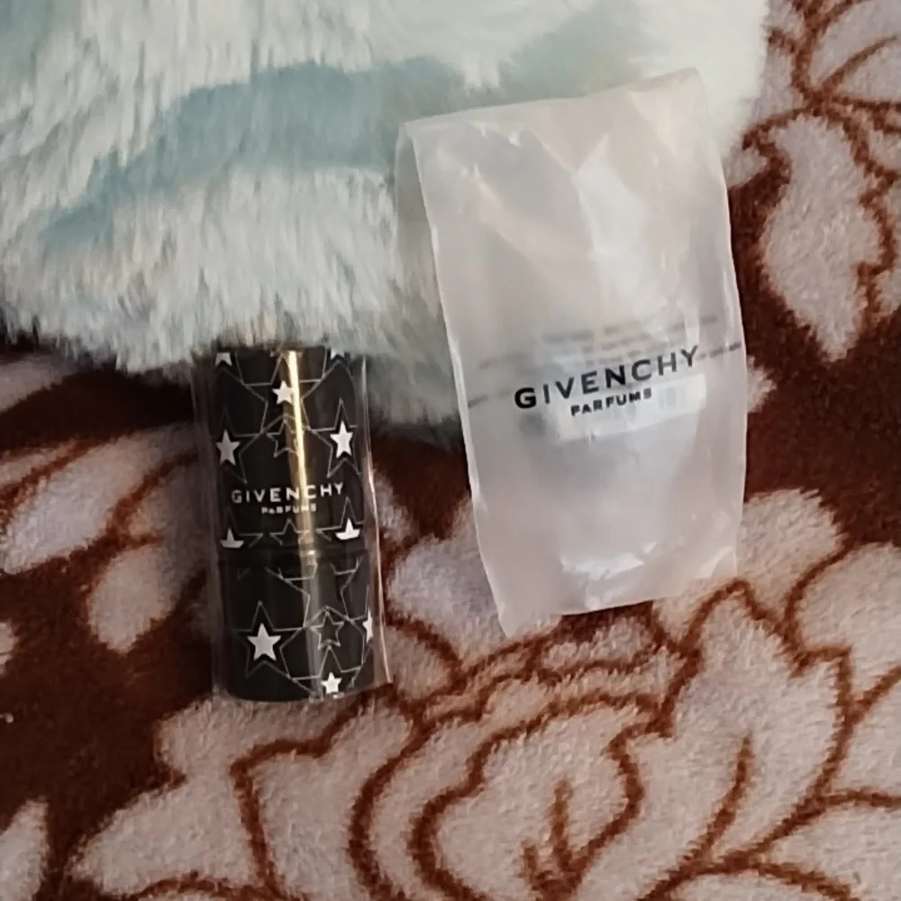 Givenchy Parfums ⭐ Exclusive Gift Brush